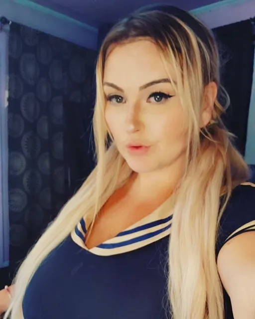 Helena Hope Net Worth